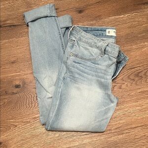Abercrombie & Fitch Light Blue ankle jeans.